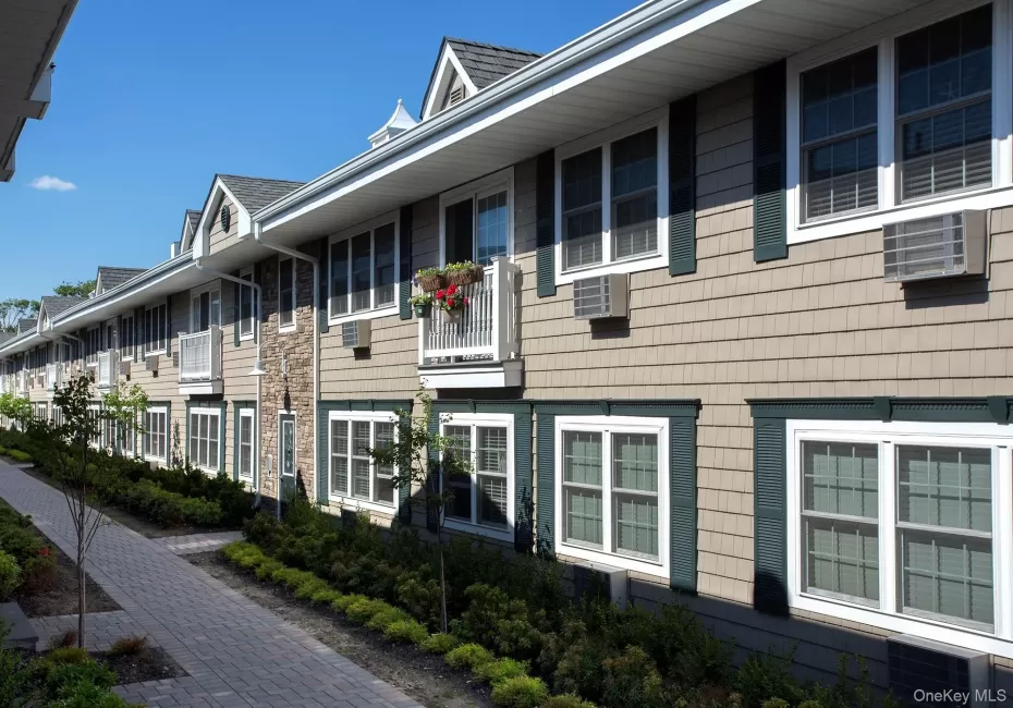 333 Candee Avenue, Islip, NY, 2 Bedrooms Bedrooms, 5 Rooms Rooms,1 BathroomBathrooms,Residential Lease,For Rent,Candee,0,1018765 333 Candee Avenue, Islip, NY, 2 Bedrooms Bedrooms, 5 Rooms Rooms,1 BathroomBathrooms,Residential Lease,For Rent,Candee,0,1018765
