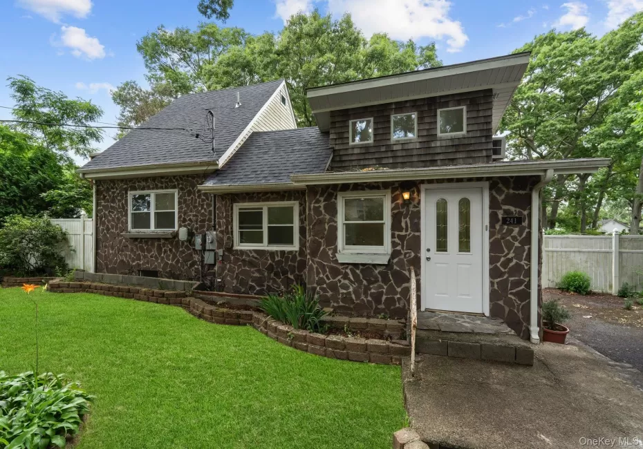 241 Pawnee Avenue, Brookhaven, NY, 2 Bedrooms Bedrooms, 6 Rooms Rooms,1 BathroomBathrooms,Residential Lease,For Rent,Pawnee,0,KEY1018736 241 Pawnee Avenue, Brookhaven, NY, 2 Bedrooms Bedrooms, 6 Rooms Rooms,1 BathroomBathrooms,Residential Lease,For Rent,Pawnee,0,KEY1018736