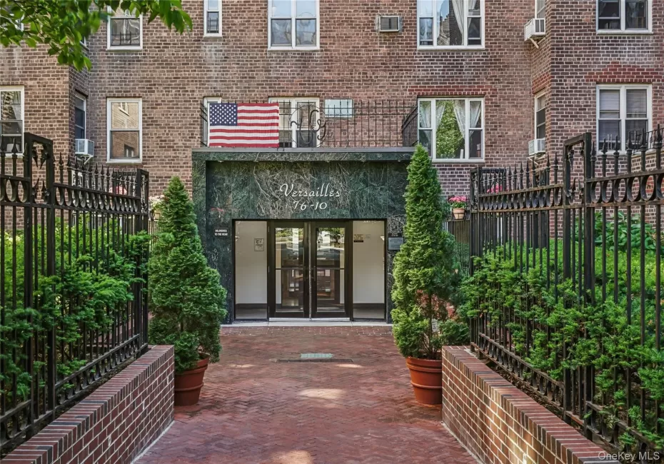76-10 34th Avenue, New York, NY, 1 Bedroom Bedrooms, 3 Rooms Rooms,1 BathroomBathrooms,Residential,For Rent,34th,0,KEY1005003 76-10 34th Avenue, New York, NY, 1 Bedroom Bedrooms, 3 Rooms Rooms,1 BathroomBathrooms,Residential,For Rent,34th,0,KEY1005003