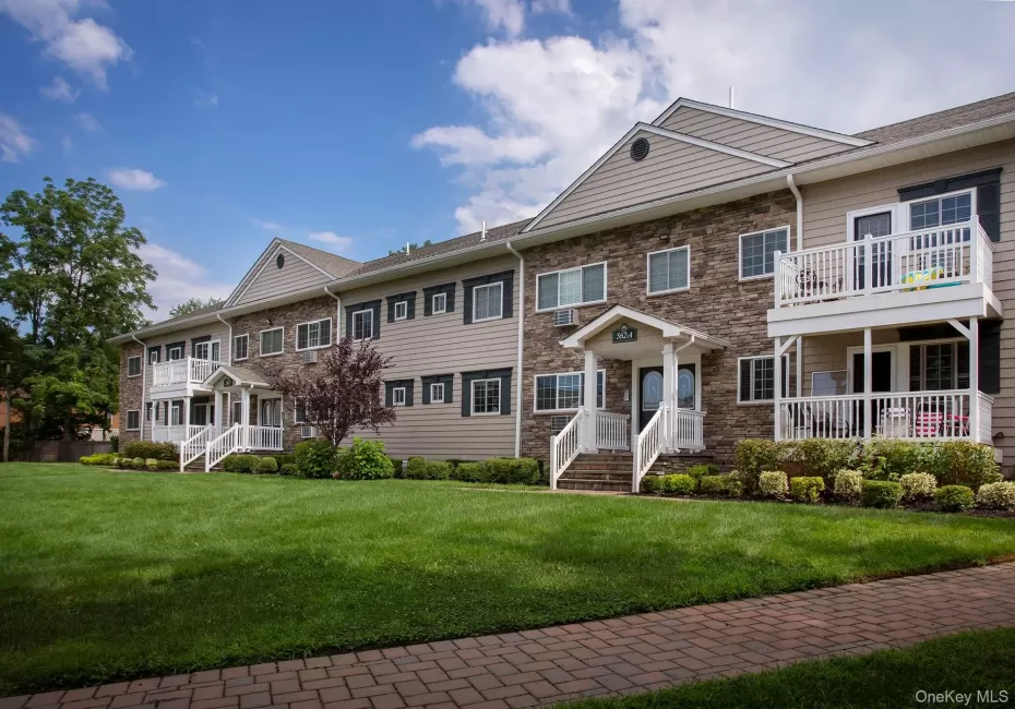 550 New Highway, Smithtown, NY, 1 Bedroom Bedrooms, 4 Rooms Rooms,1 BathroomBathrooms,Residential Lease,For Rent,New,0,1018784 550 New Highway, Smithtown, NY, 1 Bedroom Bedrooms, 4 Rooms Rooms,1 BathroomBathrooms,Residential Lease,For Rent,New,0,1018784