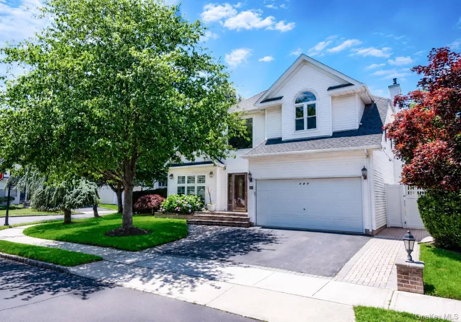 101 Raspberry Court, Huntington, NY, 4 Bedrooms Bedrooms, 9 Rooms Rooms,4 BathroomsBathrooms,Residential Lease,For Rent,Raspberry,0,KEY1018936 101 Raspberry Court, Huntington, NY, 4 Bedrooms Bedrooms, 9 Rooms Rooms,4 BathroomsBathrooms,Residential Lease,For Rent,Raspberry,0,KEY1018936