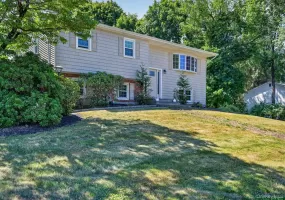 1 Scher Drive, Clarkstown, NY, 4 Bedrooms Bedrooms, 8 Rooms Rooms,1 BathroomBathrooms,Residential,For Rent,Scher,0,KEY1017182 1 Scher Drive, Clarkstown, NY, 4 Bedrooms Bedrooms, 8 Rooms Rooms,1 BathroomBathrooms,Residential,For Rent,Scher,0,KEY1017182