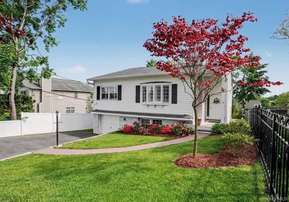 17 Gedney Way, White Plains, NY, 3 Bedrooms Bedrooms, 13 Rooms Rooms,2 BathroomsBathrooms,Residential,For Rent,Gedney,0,KEY1010372 17 Gedney Way, White Plains, NY, 3 Bedrooms Bedrooms, 13 Rooms Rooms,2 BathroomsBathrooms,Residential,For Rent,Gedney,0,KEY1010372