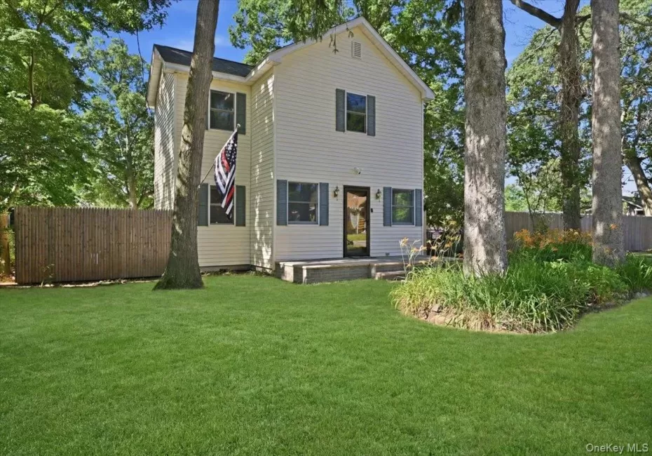 12 Thorne Street, Brookhaven, NY, 4 Bedrooms Bedrooms, 9 Rooms Rooms,2 BathroomsBathrooms,Residential,For Rent,Thorne,0,KEY1016062 12 Thorne Street, Brookhaven, NY, 4 Bedrooms Bedrooms, 9 Rooms Rooms,2 BathroomsBathrooms,Residential,For Rent,Thorne,0,KEY1016062
