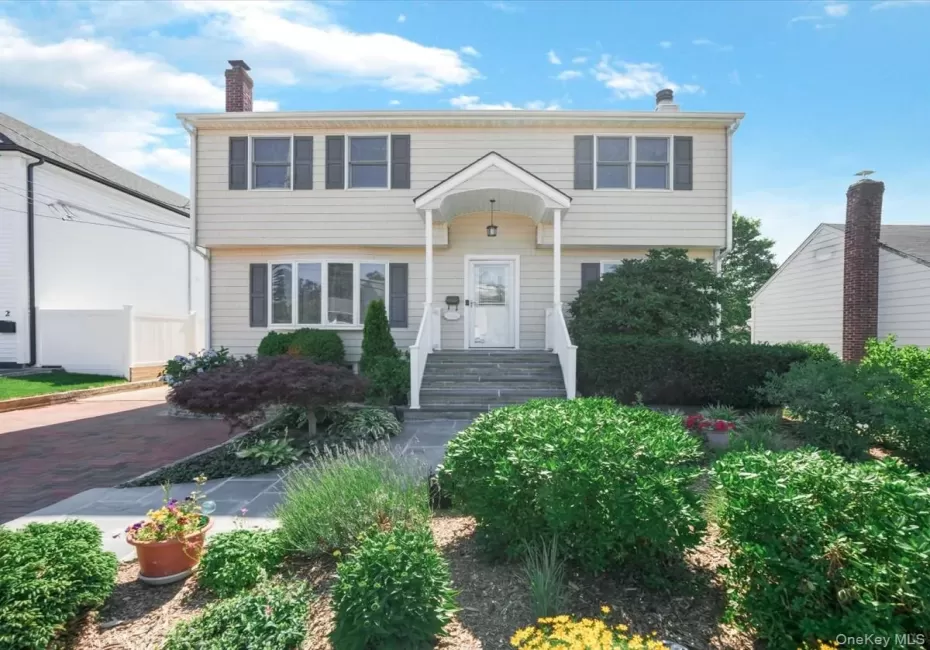 4 23rd Street, Oyster Bay, NY, 4 Bedrooms Bedrooms, 10 Rooms Rooms,2 BathroomsBathrooms,Residential,For Rent,23rd,0,KEY1016339 4 23rd Street, Oyster Bay, NY, 4 Bedrooms Bedrooms, 10 Rooms Rooms,2 BathroomsBathrooms,Residential,For Rent,23rd,0,KEY1016339