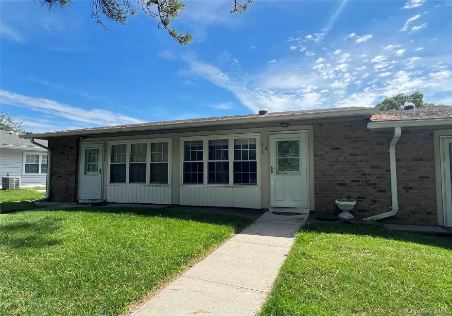 312 Woodbridge Drive, Brookhaven, NY, 1 Bedroom Bedrooms, 4 Rooms Rooms,1 BathroomBathrooms,Residential,For Rent,Woodbridge,0,KEY1016798 312 Woodbridge Drive, Brookhaven, NY, 1 Bedroom Bedrooms, 4 Rooms Rooms,1 BathroomBathrooms,Residential,For Rent,Woodbridge,0,KEY1016798