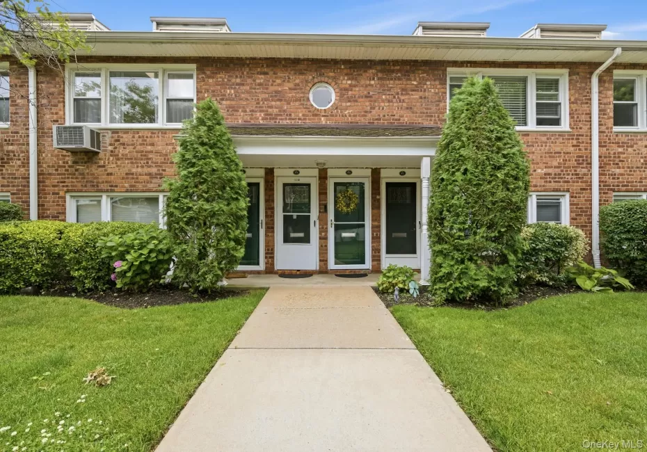 Front door to Unit. Front door to Unit.