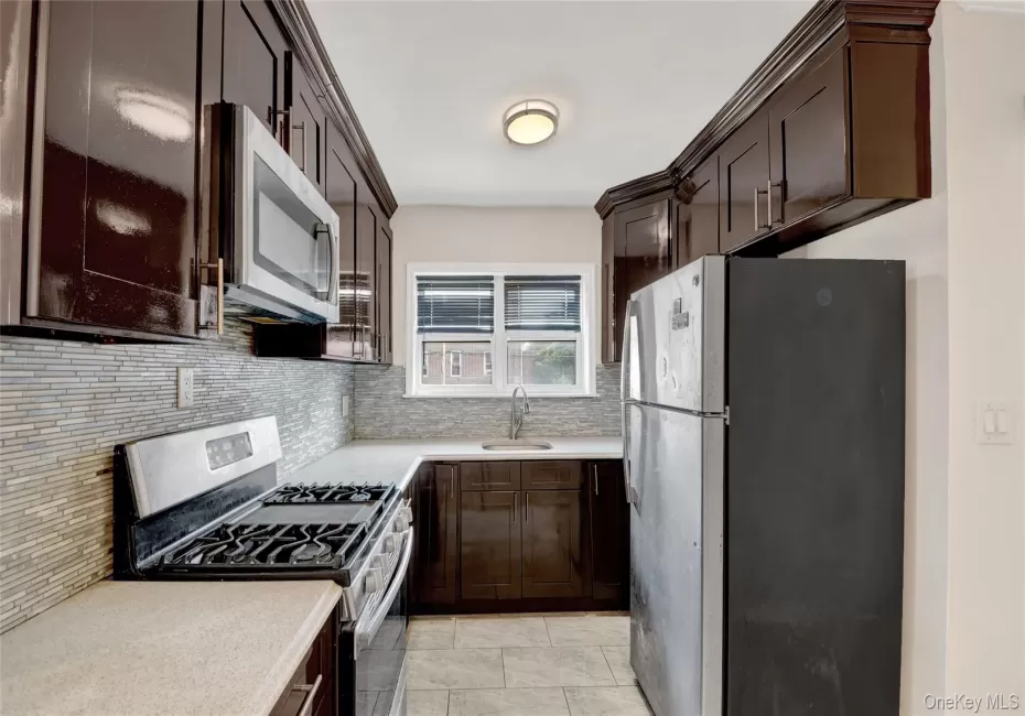 4392 Carpenter apt #2 Avenue, New York, NY, 3 Bedrooms Bedrooms, 7 Rooms Rooms,1 BathroomBathrooms,Residential Lease,For Rent,Carpenter apt #2,0,KEY1018815 4392 Carpenter apt #2 Avenue, New York, NY, 3 Bedrooms Bedrooms, 7 Rooms Rooms,1 BathroomBathrooms,Residential Lease,For Rent,Carpenter apt #2,0,KEY1018815