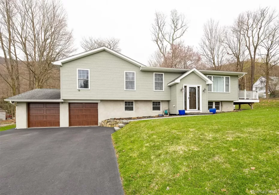 8 Willow Road, Beacon, NY, 3 Bedrooms Bedrooms, 11 Rooms Rooms,3 BathroomsBathrooms,Residential,For Rent,Willow,0,KEY1018763 8 Willow Road, Beacon, NY, 3 Bedrooms Bedrooms, 11 Rooms Rooms,3 BathroomsBathrooms,Residential,For Rent,Willow,0,KEY1018763