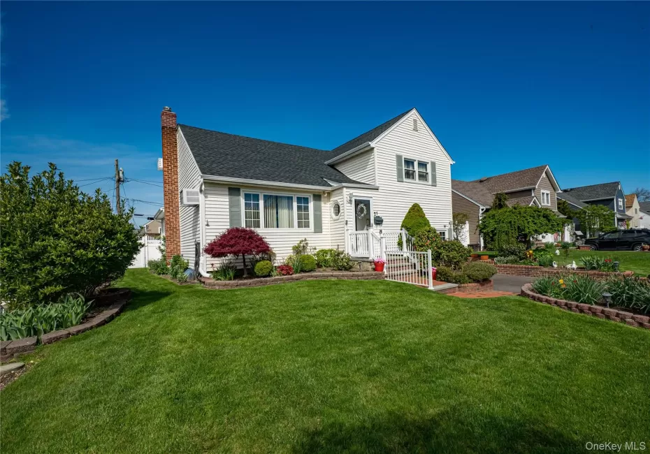 1 Marlboro Avenue, Oyster Bay, NY, 4 Bedrooms Bedrooms, 10 Rooms Rooms,2 BathroomsBathrooms,Residential,For Rent,Marlboro,0,KEY1017934 1 Marlboro Avenue, Oyster Bay, NY, 4 Bedrooms Bedrooms, 10 Rooms Rooms,2 BathroomsBathrooms,Residential,For Rent,Marlboro,0,KEY1017934
