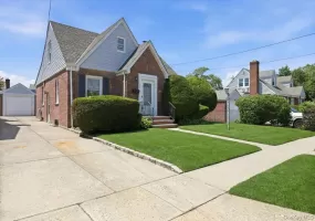 210 Madison Street, Hempstead, NY, 3 Bedrooms Bedrooms, 7 Rooms Rooms,2 BathroomsBathrooms,Residential,For Rent,Madison,0,KEY1018845 210 Madison Street, Hempstead, NY, 3 Bedrooms Bedrooms, 7 Rooms Rooms,2 BathroomsBathrooms,Residential,For Rent,Madison,0,KEY1018845