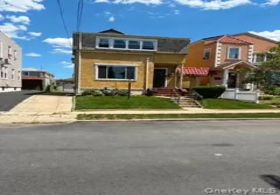 13743 233rd Street, New York, NY, 3 Bedrooms Bedrooms, 7 Rooms Rooms,1 BathroomBathrooms,Residential,For Rent,233rd,0,KEY1018475 13743 233rd Street, New York, NY, 3 Bedrooms Bedrooms, 7 Rooms Rooms,1 BathroomBathrooms,Residential,For Rent,233rd,0,KEY1018475