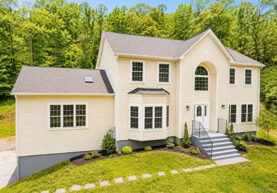 138 Half Moon Road, Lloyd, NY, 4 Bedrooms Bedrooms, 11 Rooms Rooms,3 BathroomsBathrooms,Residential,For Rent,Half Moon,0,KEY1018388 138 Half Moon Road, Lloyd, NY, 4 Bedrooms Bedrooms, 11 Rooms Rooms,3 BathroomsBathrooms,Residential,For Rent,Half Moon,0,KEY1018388