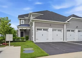 21 Seasons Way, Huntington, NY, 2 Bedrooms Bedrooms, 7 Rooms Rooms,2 BathroomsBathrooms,Residential,For Rent,Seasons,0,KEY1018609 21 Seasons Way, Huntington, NY, 2 Bedrooms Bedrooms, 7 Rooms Rooms,2 BathroomsBathrooms,Residential,For Rent,Seasons,0,KEY1018609