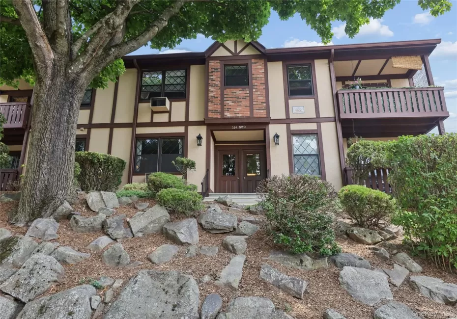 529 Sierra Vista Lane, Clarkstown, NY, 2 Bedrooms Bedrooms, 5 Rooms Rooms,2 BathroomsBathrooms,Residential,For Rent,Sierra Vista,0,KEY1017888 529 Sierra Vista Lane, Clarkstown, NY, 2 Bedrooms Bedrooms, 5 Rooms Rooms,2 BathroomsBathrooms,Residential,For Rent,Sierra Vista,0,KEY1017888