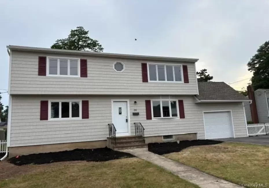 381 Clinton Avenue, Babylon, NY, 4 Bedrooms Bedrooms, 9 Rooms Rooms,2 BathroomsBathrooms,Residential,For Rent,Clinton,0,KEY1019140 381 Clinton Avenue, Babylon, NY, 4 Bedrooms Bedrooms, 9 Rooms Rooms,2 BathroomsBathrooms,Residential,For Rent,Clinton,0,KEY1019140