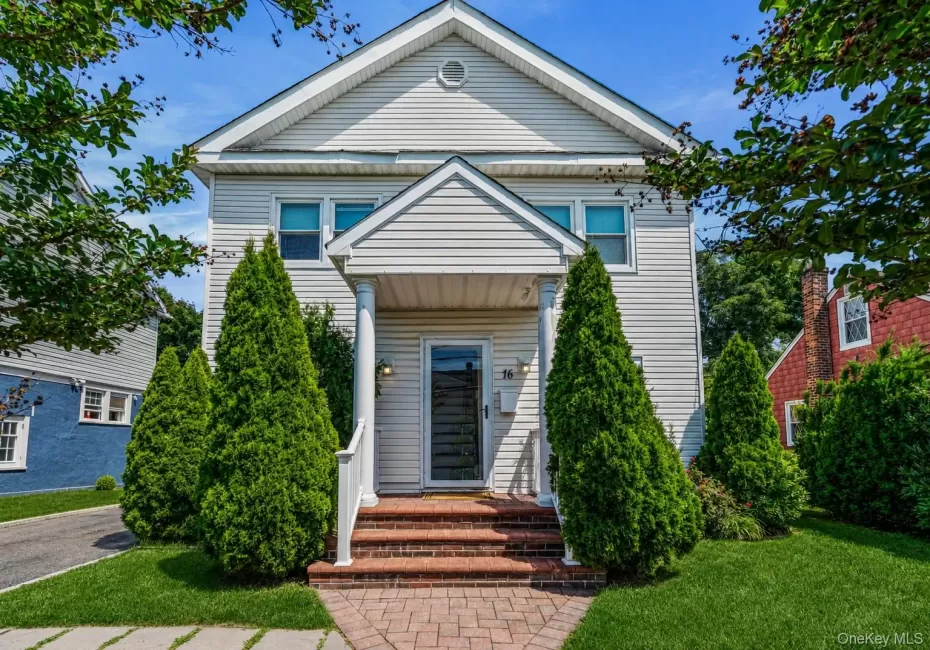 16 North Street, Glen Cove, NY, 3 Bedrooms Bedrooms, 8 Rooms Rooms,2 BathroomsBathrooms,Residential Lease,For Rent,North,0,KEY1018064 16 North Street, Glen Cove, NY, 3 Bedrooms Bedrooms, 8 Rooms Rooms,2 BathroomsBathrooms,Residential Lease,For Rent,North,0,KEY1018064