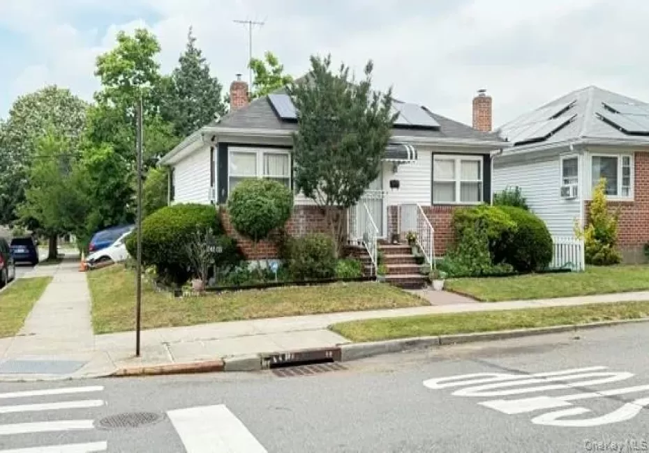 24203 131st Road, New York, NY, 2 Bedrooms Bedrooms, 4 Rooms Rooms,2 BathroomsBathrooms,Residential,For Rent,131st,0,KEY1019098 24203 131st Road, New York, NY, 2 Bedrooms Bedrooms, 4 Rooms Rooms,2 BathroomsBathrooms,Residential,For Rent,131st,0,KEY1019098