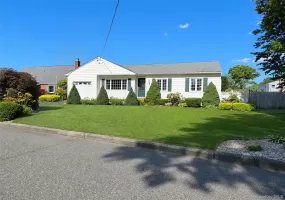 35 Avenue D, Islip, NY, 3 Bedrooms Bedrooms, 10 Rooms Rooms,2 BathroomsBathrooms,Residential,For Rent,Avenue D,0,KEY1018921 35 Avenue D, Islip, NY, 3 Bedrooms Bedrooms, 10 Rooms Rooms,2 BathroomsBathrooms,Residential,For Rent,Avenue D,0,KEY1018921