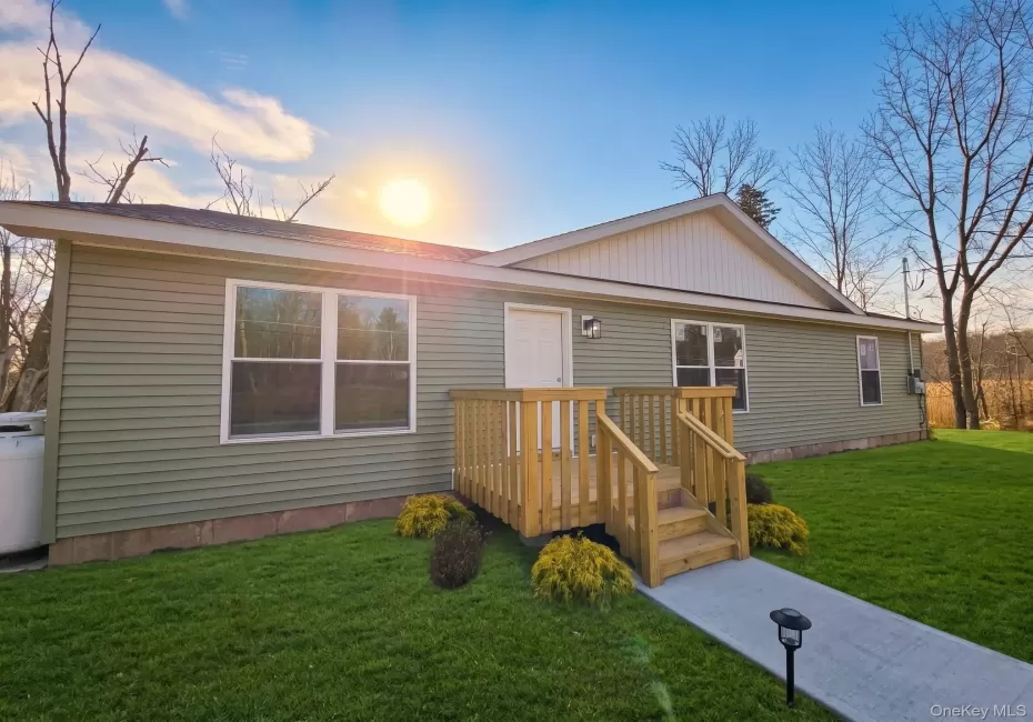 23 Spring Street, Thompson, NY, 3 Bedrooms Bedrooms, 8 Rooms Rooms,2 BathroomsBathrooms,Residential,For Rent,Spring,0,984026 23 Spring Street, Thompson, NY, 3 Bedrooms Bedrooms, 8 Rooms Rooms,2 BathroomsBathrooms,Residential,For Rent,Spring,0,984026