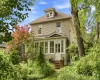 149 Maple Avenue, North Hempstead, NY, 3 Bedrooms Bedrooms, 7 Rooms Rooms,1 BathroomBathrooms,Residential,For Rent,Maple,0,1009256 149 Maple Avenue, North Hempstead, NY, 3 Bedrooms Bedrooms, 7 Rooms Rooms,1 BathroomBathrooms,Residential,For Rent,Maple,0,1009256