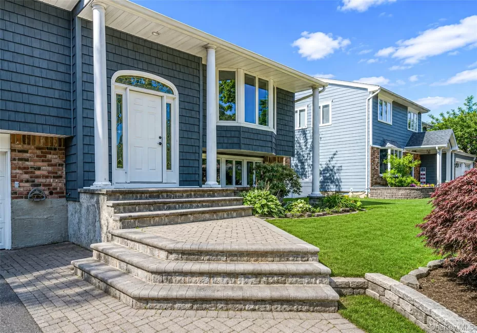 14 Stanley Place, Smithtown, NY, 4 Bedrooms Bedrooms, 9 Rooms Rooms,2 BathroomsBathrooms,Residential,For Rent,Stanley,0,1019198 14 Stanley Place, Smithtown, NY, 4 Bedrooms Bedrooms, 9 Rooms Rooms,2 BathroomsBathrooms,Residential,For Rent,Stanley,0,1019198
