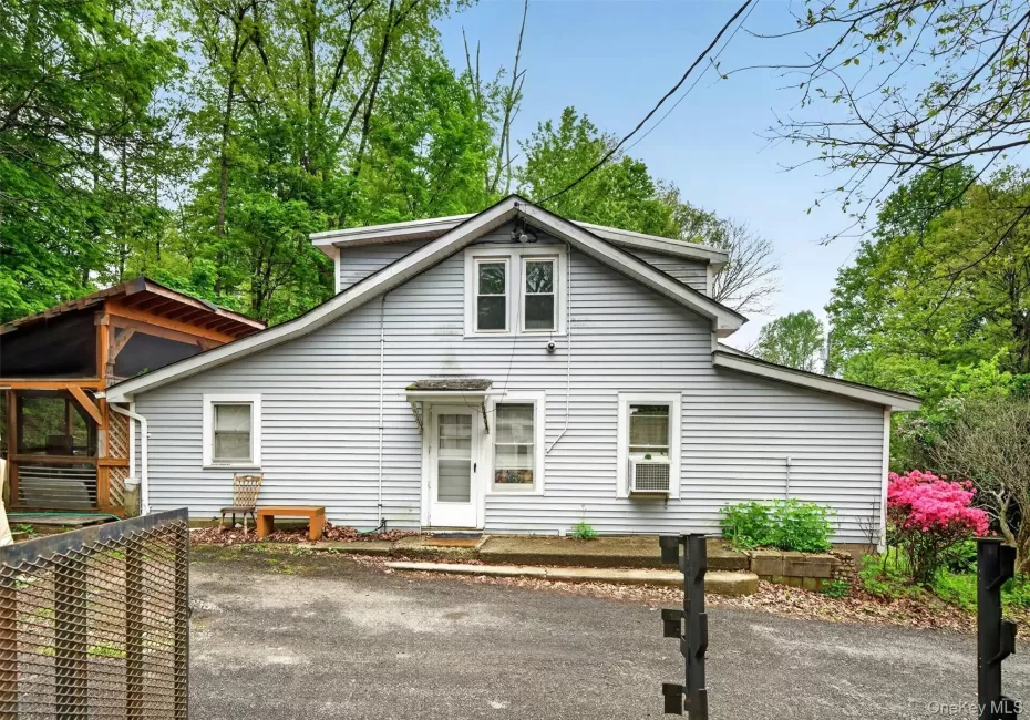 32 Tarbell Road, Wallkill, NY, 2 Bedrooms Bedrooms, 6 Rooms Rooms,1 BathroomBathrooms,Residential,For Rent,Tarbell,0,1019447 32 Tarbell Road, Wallkill, NY, 2 Bedrooms Bedrooms, 6 Rooms Rooms,1 BathroomBathrooms,Residential,For Rent,Tarbell,0,1019447