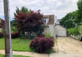 40 East Avenue, Hempstead, NY, 4 Bedrooms Bedrooms, 8 Rooms Rooms,2 BathroomsBathrooms,Residential,For Rent,East,0,1019487 40 East Avenue, Hempstead, NY, 4 Bedrooms Bedrooms, 8 Rooms Rooms,2 BathroomsBathrooms,Residential,For Rent,East,0,1019487