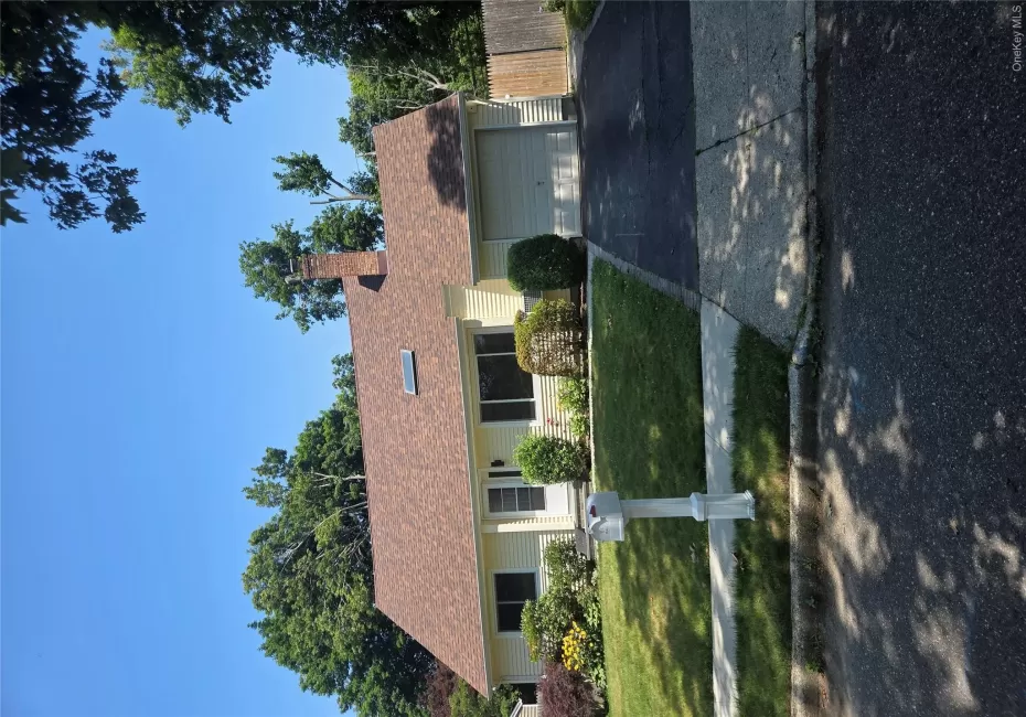 9 Madsen Lane, Huntington, NY, 4 Bedrooms Bedrooms, 8 Rooms Rooms,2 BathroomsBathrooms,Residential Lease,For Rent,Madsen,0,1019540 9 Madsen Lane, Huntington, NY, 4 Bedrooms Bedrooms, 8 Rooms Rooms,2 BathroomsBathrooms,Residential Lease,For Rent,Madsen,0,1019540