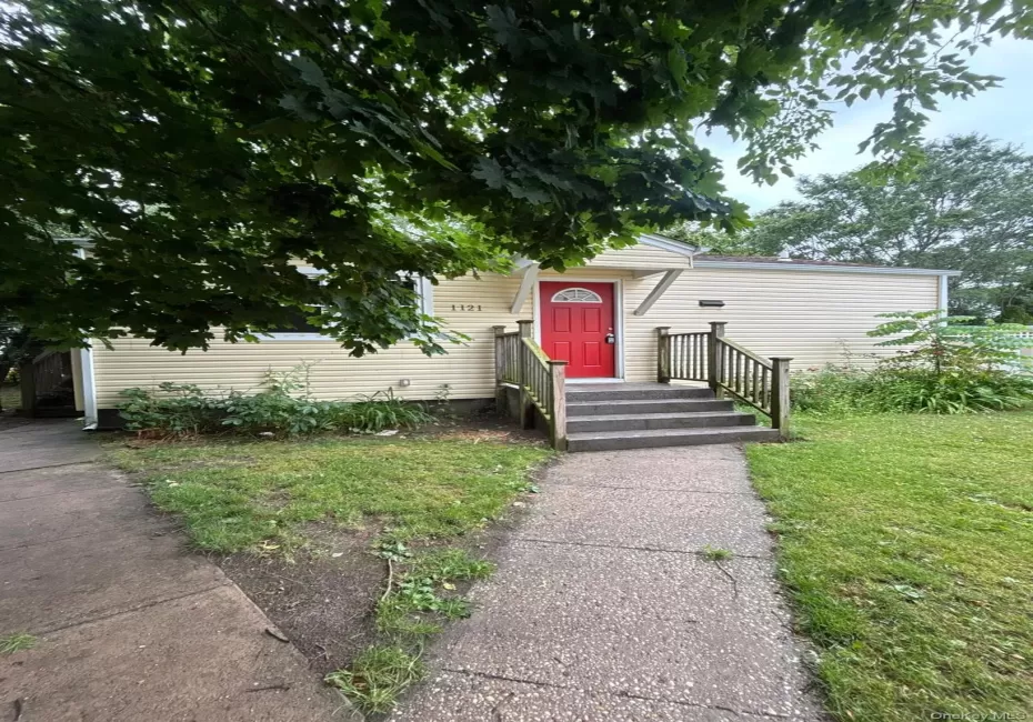 1121 Woodcrest Avenue, Riverhead, NY, 3 Bedrooms Bedrooms, 5 Rooms Rooms,1 BathroomBathrooms,Residential Lease,For Rent,Woodcrest,0,1019828 1121 Woodcrest Avenue, Riverhead, NY, 3 Bedrooms Bedrooms, 5 Rooms Rooms,1 BathroomBathrooms,Residential Lease,For Rent,Woodcrest,0,1019828