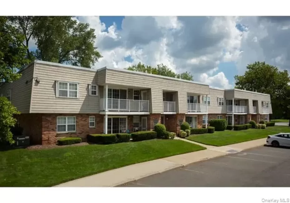 165 Westwood Drive, North Hempstead, NY, 2 Bedrooms Bedrooms, 5 Rooms Rooms,2 BathroomsBathrooms,Residential Lease,For Rent,Westwood,0,1019880 165 Westwood Drive, North Hempstead, NY, 2 Bedrooms Bedrooms, 5 Rooms Rooms,2 BathroomsBathrooms,Residential Lease,For Rent,Westwood,0,1019880