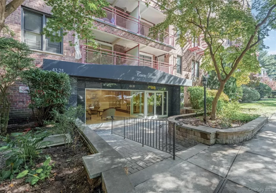 43-25 Douglaston Parkway, New York, NY, 1 Bedroom Bedrooms, 4 Rooms Rooms,1 BathroomBathrooms,Residential,For Rent,Douglaston,0,985324 43-25 Douglaston Parkway, New York, NY, 1 Bedroom Bedrooms, 4 Rooms Rooms,1 BathroomBathrooms,Residential,For Rent,Douglaston,0,985324