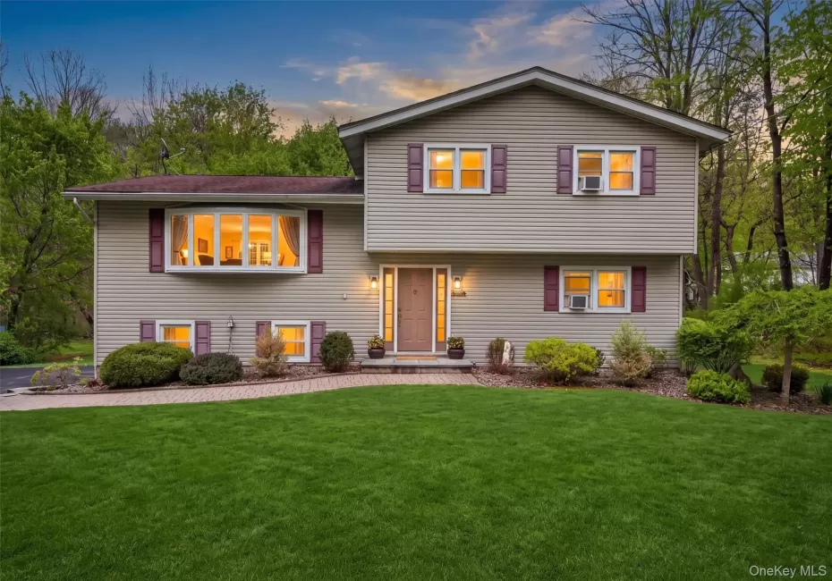 93 Dunderberg Road, Woodbury, NY, 3 Bedrooms Bedrooms, 8 Rooms Rooms,2 BathroomsBathrooms,Residential,For Rent,Dunderberg,0,988574 93 Dunderberg Road, Woodbury, NY, 3 Bedrooms Bedrooms, 8 Rooms Rooms,2 BathroomsBathrooms,Residential,For Rent,Dunderberg,0,988574