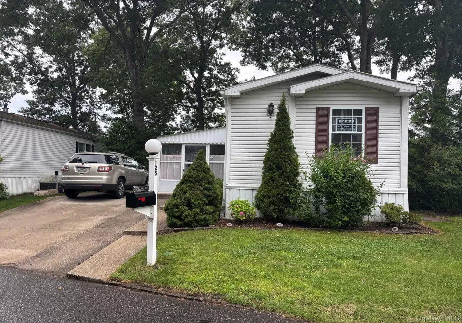 1661 Old Country Road, Riverhead, NY, 2 Bedrooms Bedrooms, 5 Rooms Rooms,2 BathroomsBathrooms,Residential,For Rent,Old Country,0,1019381 1661 Old Country Road, Riverhead, NY, 2 Bedrooms Bedrooms, 5 Rooms Rooms,2 BathroomsBathrooms,Residential,For Rent,Old Country,0,1019381