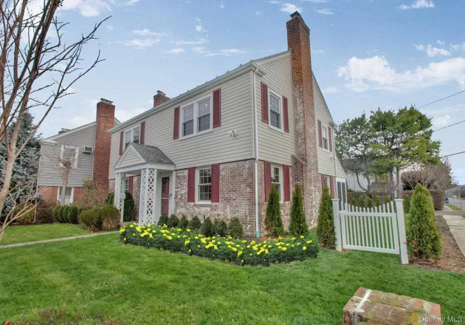 2 Bayview Court, North Hempstead, NY, 2 Bedrooms Bedrooms, 4 Rooms Rooms,1 BathroomBathrooms,Residential,For Rent,Bayview,0,1001772 2 Bayview Court, North Hempstead, NY, 2 Bedrooms Bedrooms, 4 Rooms Rooms,1 BathroomBathrooms,Residential,For Rent,Bayview,0,1001772