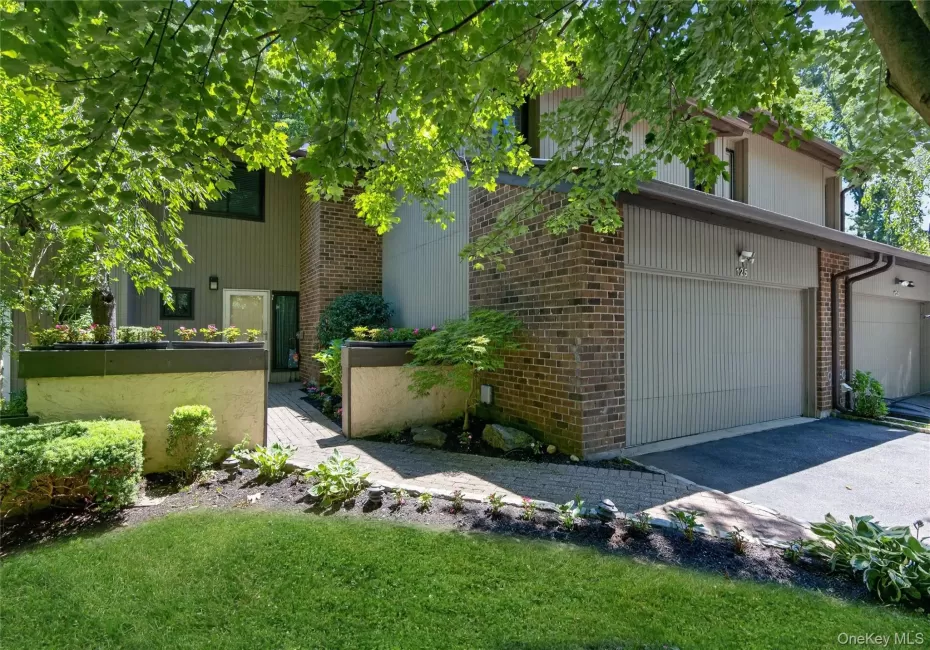 125 Country Club Drive, Oyster Bay, NY, 3 Bedrooms Bedrooms, 7 Rooms Rooms,2 BathroomsBathrooms,Residential,For Rent,Country Club,0,1015527 125 Country Club Drive, Oyster Bay, NY, 3 Bedrooms Bedrooms, 7 Rooms Rooms,2 BathroomsBathrooms,Residential,For Rent,Country Club,0,1015527