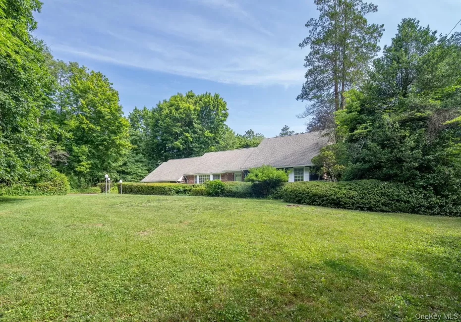 209 Southdown Road, Huntington, NY, 5 Bedrooms Bedrooms, 9 Rooms Rooms,3 BathroomsBathrooms,Residential,For Rent,Southdown,0,1016534 209 Southdown Road, Huntington, NY, 5 Bedrooms Bedrooms, 9 Rooms Rooms,3 BathroomsBathrooms,Residential,For Rent,Southdown,0,1016534