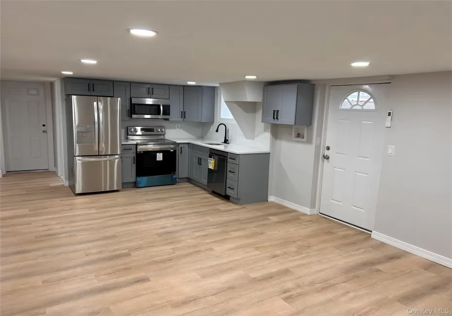 660 Great Neck Road, Babylon, NY, 1 Bedroom Bedrooms, 4 Rooms Rooms,1 BathroomBathrooms,Residential Lease,For Rent,Great Neck,0,1019637 660 Great Neck Road, Babylon, NY, 1 Bedroom Bedrooms, 4 Rooms Rooms,1 BathroomBathrooms,Residential Lease,For Rent,Great Neck,0,1019637