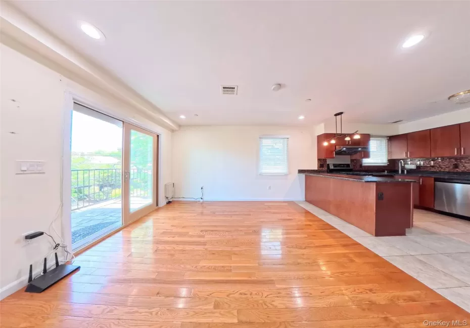 4038 194th Street, New York, NY, 2 Bedrooms Bedrooms, 4 Rooms Rooms,2 BathroomsBathrooms,Residential,For Rent,194th,0,1019564 4038 194th Street, New York, NY, 2 Bedrooms Bedrooms, 4 Rooms Rooms,2 BathroomsBathrooms,Residential,For Rent,194th,0,1019564