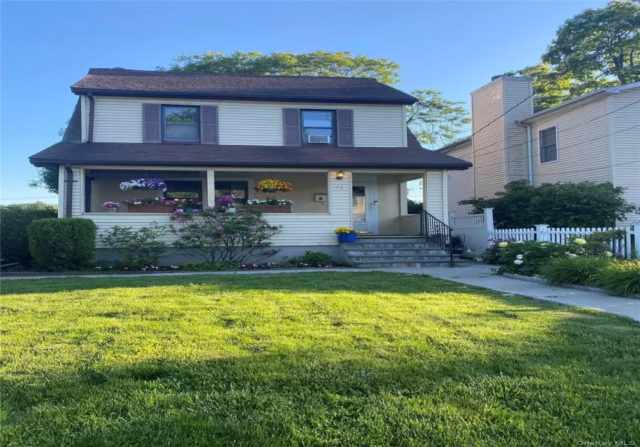 71 Longdale Ave 71 Longdale Ave