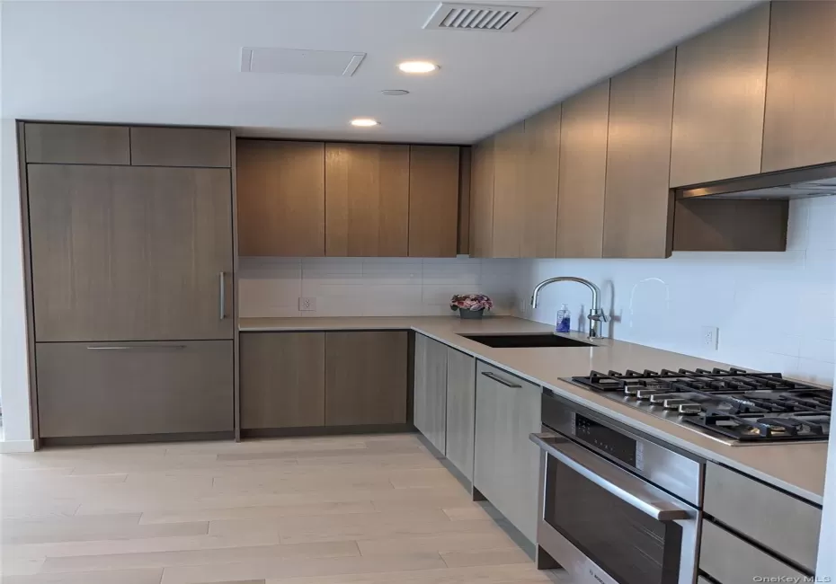 131-02A 40th Road, New York, NY, 2 Bedrooms Bedrooms, 4 Rooms Rooms,1 BathroomBathrooms,Residential Lease,For Rent,40th,0,1019785 131-02A 40th Road, New York, NY, 2 Bedrooms Bedrooms, 4 Rooms Rooms,1 BathroomBathrooms,Residential Lease,For Rent,40th,0,1019785