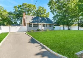 925 Liberty Street, Islip, NY, 4 Bedrooms Bedrooms, 8 Rooms Rooms,1 BathroomBathrooms,Residential,For Rent,Liberty,0,1019891 925 Liberty Street, Islip, NY, 4 Bedrooms Bedrooms, 8 Rooms Rooms,1 BathroomBathrooms,Residential,For Rent,Liberty,0,1019891