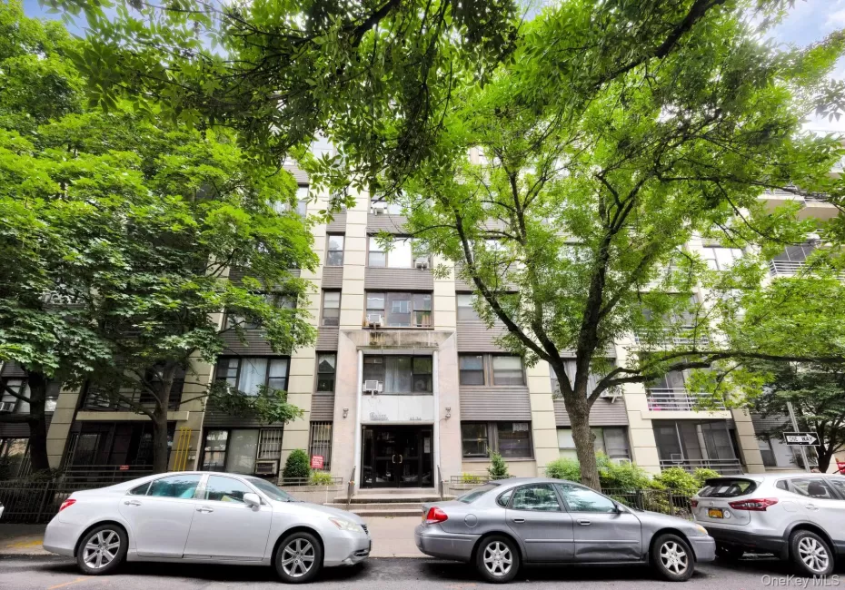 9834 63rd Drive, New York, NY, 3 Rooms Rooms,1 BathroomBathrooms,Residential,For Rent,63rd,0,1019963 9834 63rd Drive, New York, NY, 3 Rooms Rooms,1 BathroomBathrooms,Residential,For Rent,63rd,0,1019963