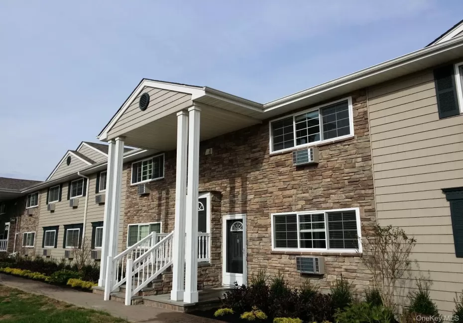 319 Brook Avenue, Islip, NY, 2 Bedrooms Bedrooms, 4 Rooms Rooms,1 BathroomBathrooms,Residential Lease,For Rent,Brook,0,1020039 319 Brook Avenue, Islip, NY, 2 Bedrooms Bedrooms, 4 Rooms Rooms,1 BathroomBathrooms,Residential Lease,For Rent,Brook,0,1020039