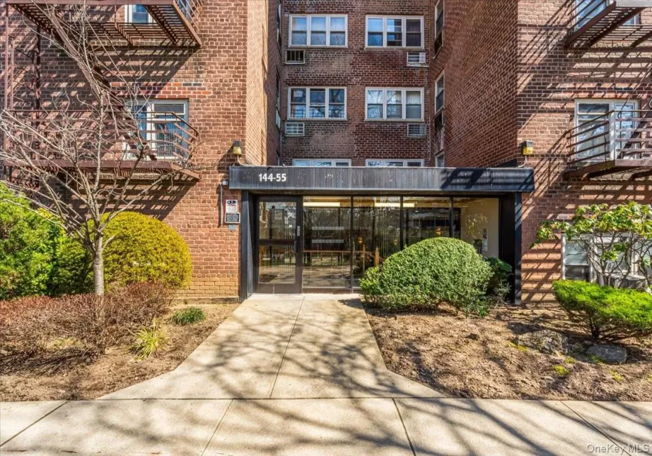 14455 Melbourne Avenue, New York, NY, 2 Bedrooms Bedrooms, 4 Rooms Rooms,1 BathroomBathrooms,Residential,For Rent,Melbourne,0,981778 14455 Melbourne Avenue, New York, NY, 2 Bedrooms Bedrooms, 4 Rooms Rooms,1 BathroomBathrooms,Residential,For Rent,Melbourne,0,981778