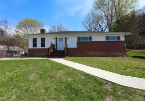 111 Zandhoek Road, Hurley, NY, 4 Bedrooms Bedrooms, 6 Rooms Rooms,2 BathroomsBathrooms,Residential Lease,For Rent,Zandhoek,0,986120 111 Zandhoek Road, Hurley, NY, 4 Bedrooms Bedrooms, 6 Rooms Rooms,2 BathroomsBathrooms,Residential Lease,For Rent,Zandhoek,0,986120