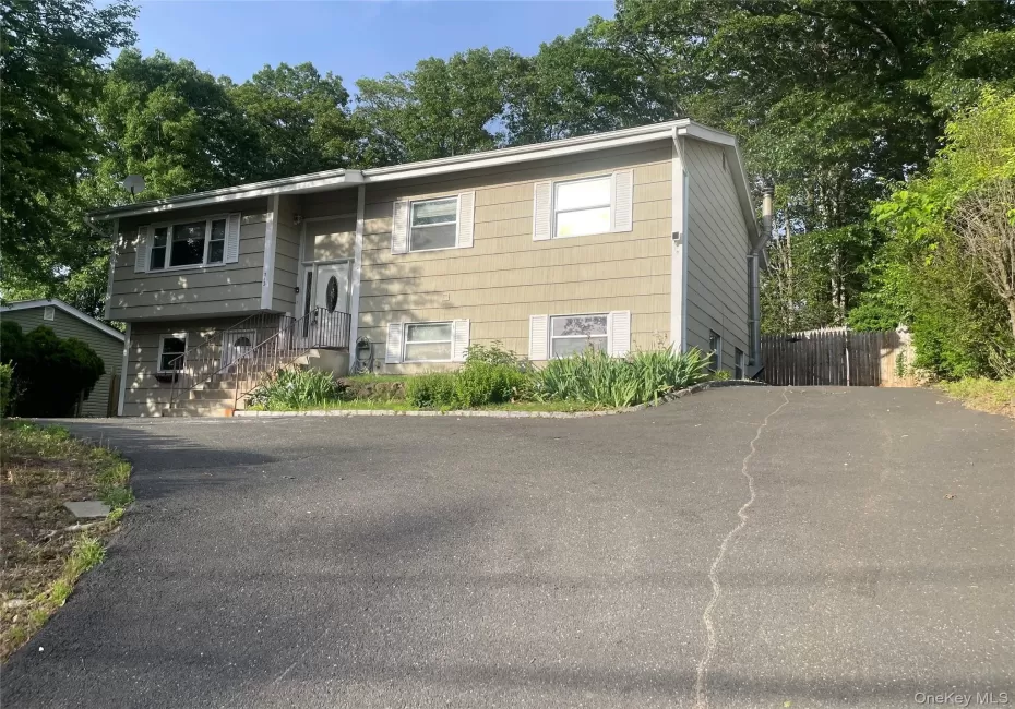 712 Manette Lane, Clarkstown, NY, 5 Bedrooms Bedrooms, 9 Rooms Rooms,2 BathroomsBathrooms,Residential,For Rent,Manette,0,1008178 712 Manette Lane, Clarkstown, NY, 5 Bedrooms Bedrooms, 9 Rooms Rooms,2 BathroomsBathrooms,Residential,For Rent,Manette,0,1008178