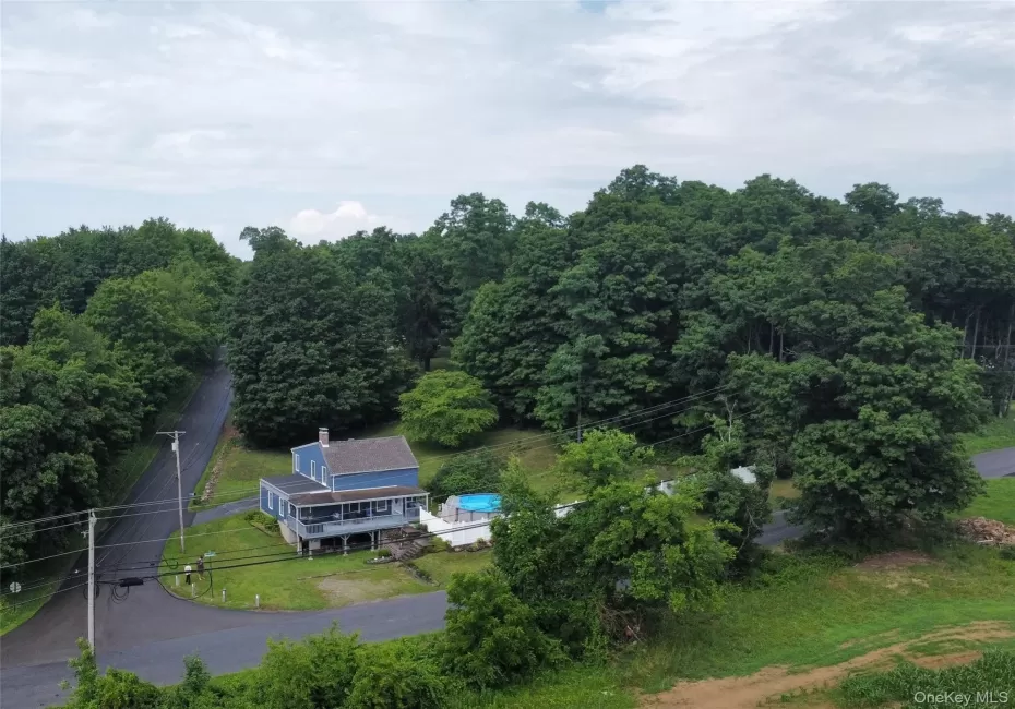 A Hudson Valley gem, perfectly positioned on the corner of Blue Hill and Shenandoah. A Hudson Valley gem, perfectly positioned on the corner of Blue Hill and Shenandoah.
