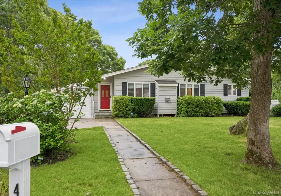 41 Homewood Drive, Southampton, NY, 3 Bedrooms Bedrooms, 6 Rooms Rooms,2 BathroomsBathrooms,Residential Lease,For Rent,Homewood,0,1019375 41 Homewood Drive, Southampton, NY, 3 Bedrooms Bedrooms, 6 Rooms Rooms,2 BathroomsBathrooms,Residential Lease,For Rent,Homewood,0,1019375