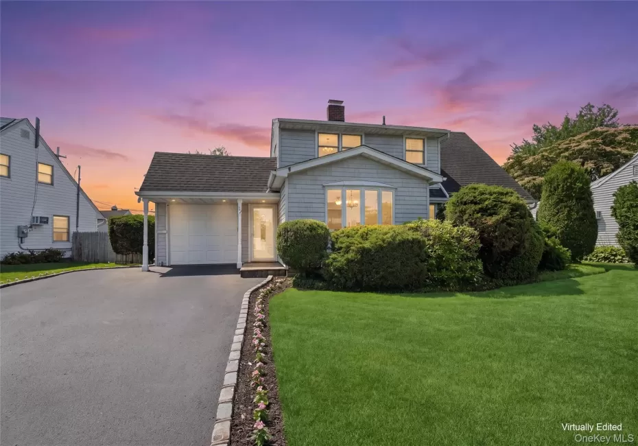 32 Carriage Lane, Hempstead, NY, 4 Bedrooms Bedrooms, 8 Rooms Rooms,3 BathroomsBathrooms,Residential,For Rent,Carriage,0,1012035 32 Carriage Lane, Hempstead, NY, 4 Bedrooms Bedrooms, 8 Rooms Rooms,3 BathroomsBathrooms,Residential,For Rent,Carriage,0,1012035
